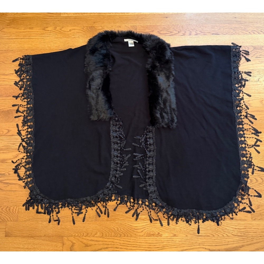 Feratellu Black Faux Fur Collar Poncho Wrap Crochet Lace Trim Fringe One Size